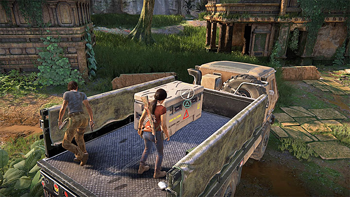 The lockbox is on top of small ruins in the north part of the map - 4 - Photos, optional conversations and lockboxes in Wester Ghats | Secrets - Secrets - Uncharted: The Lost Legacy Game Guide