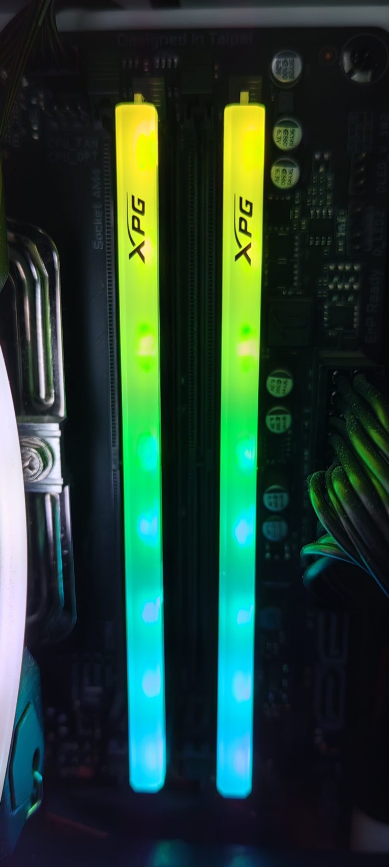 XPG Spectrix D35G DDR4-3600