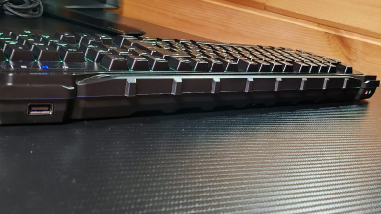 Обзор игровой клавиатуры GMNG 975GK