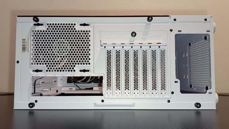 Обзор корпуса XPG VALOR AIR