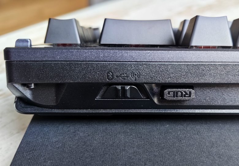 ASUS ROG AZOTH