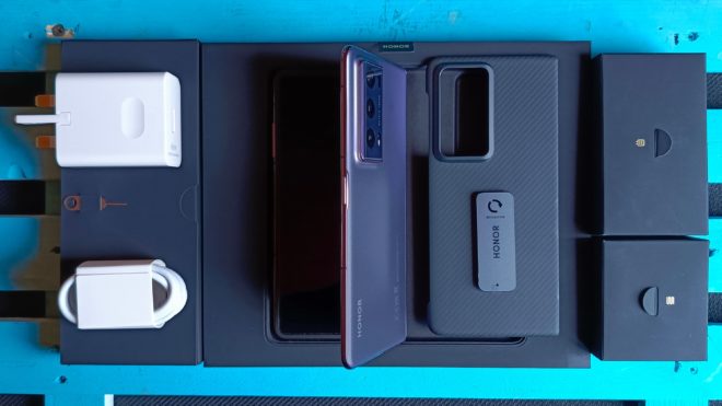 Обзор смартфона HONOR Magic V2