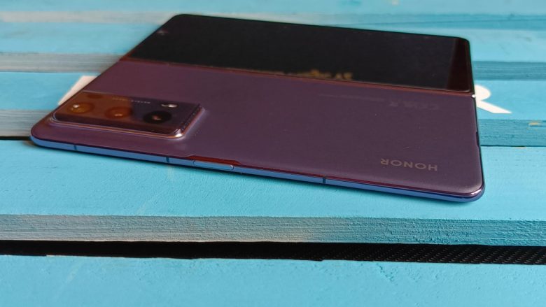 Обзор смартфона HONOR Magic V2