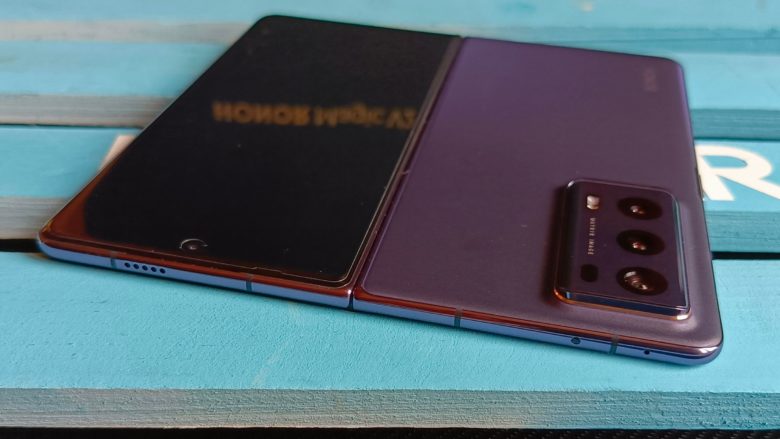 Обзор смартфона HONOR Magic V2