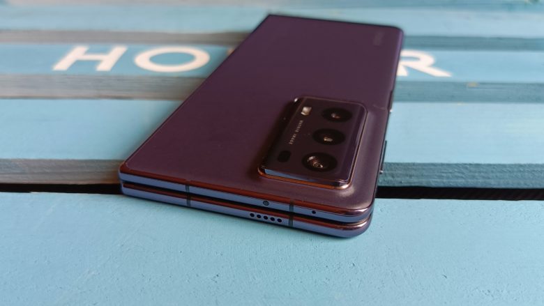 Обзор смартфона HONOR Magic V2