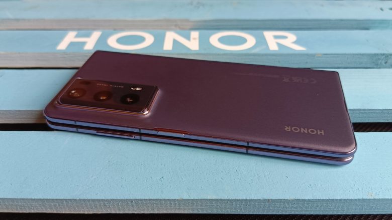Обзор смартфона HONOR Magic V2