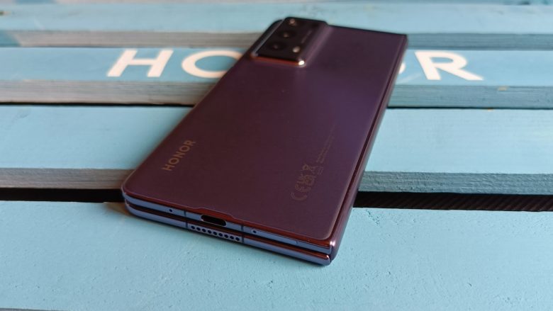 Обзор смартфона HONOR Magic V2