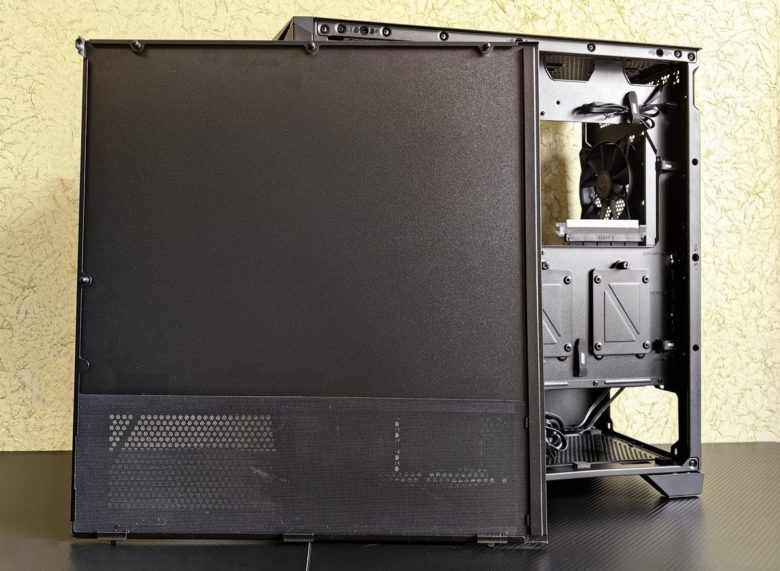 MSI MPG GUNGNIR 300P AIRFLOW
