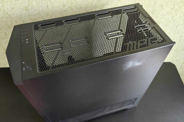 MSI MPG GUNGNIR 300P AIRFLOW