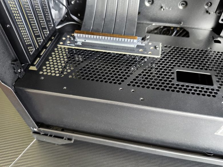 MSI MPG GUNGNIR 300P AIRFLOW