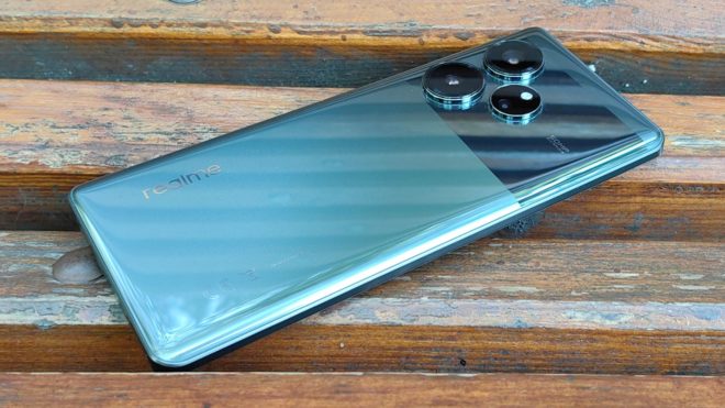 realme GT 6 realme GT 6