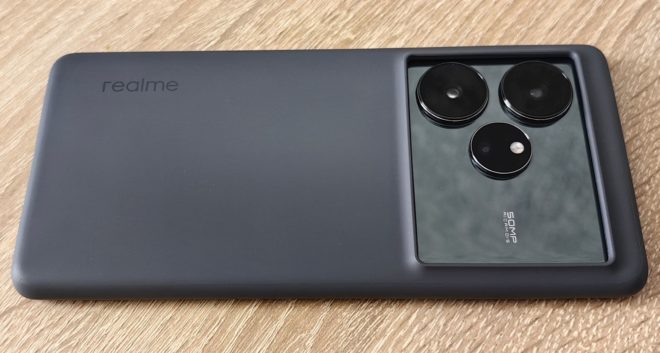 realme GT 6 realme GT 6