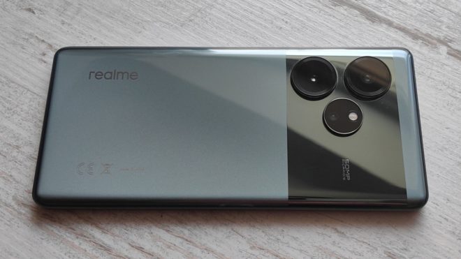 realme GT 6 realme GT 6