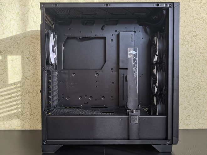 MSI MPG GUNGNIR 300R AIRFLOW MSI MPG GUNGNIR 300R AIRFLOW
