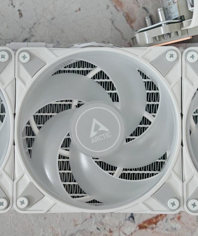 Arctic Cooling Liquid Freezer III 360 A-RGB (White) Arctic Cooling Liquid Freezer III 360 A-RGB (White)