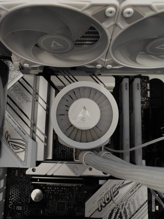 Arctic Cooling Liquid Freezer III 360 A-RGB (White) Arctic Cooling Liquid Freezer III 360 A-RGB (White)