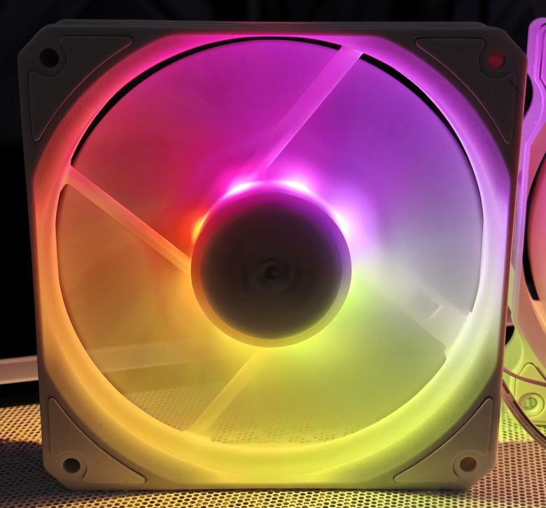 XPG VENTO 120 ARGB PWM и VENTO R 120 ARGB PWM