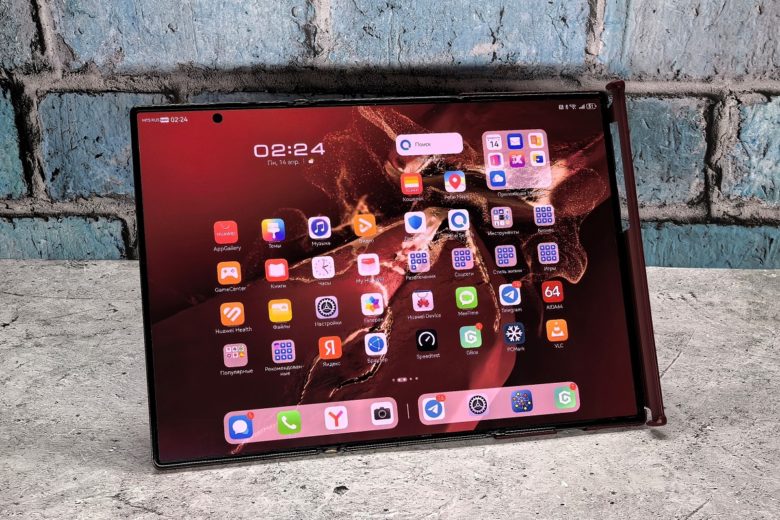 HUAWEI Mate XT ULTIMATE DESIGN