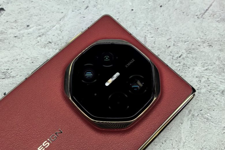 HUAWEI Mate XT ULTIMATE DESIGN