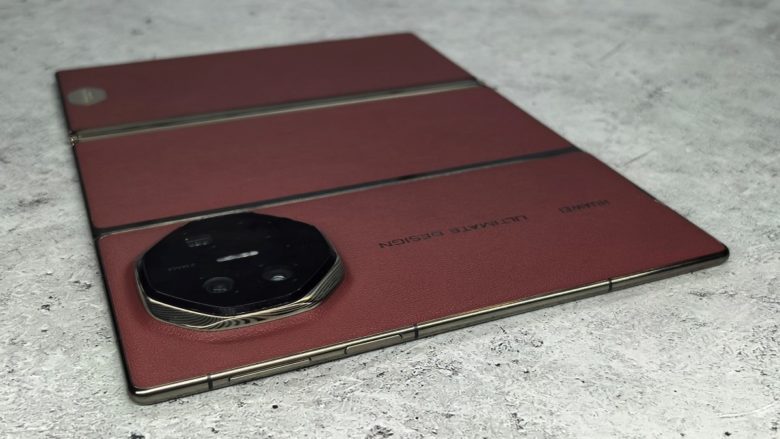 HUAWEI Mate XT ULTIMATE DESIGN