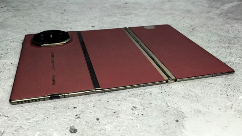 HUAWEI Mate XT ULTIMATE DESIGN