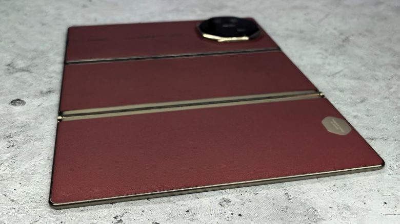 HUAWEI Mate XT ULTIMATE DESIGN