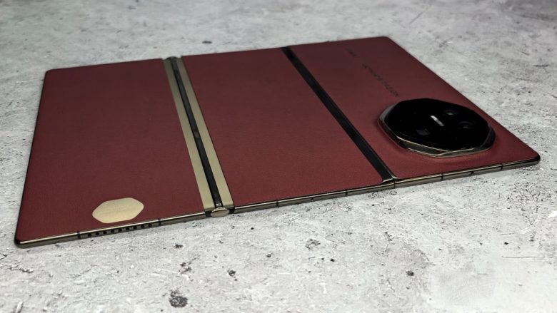 HUAWEI Mate XT ULTIMATE DESIGN