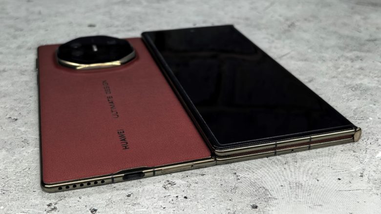 HUAWEI Mate XT ULTIMATE DESIGN