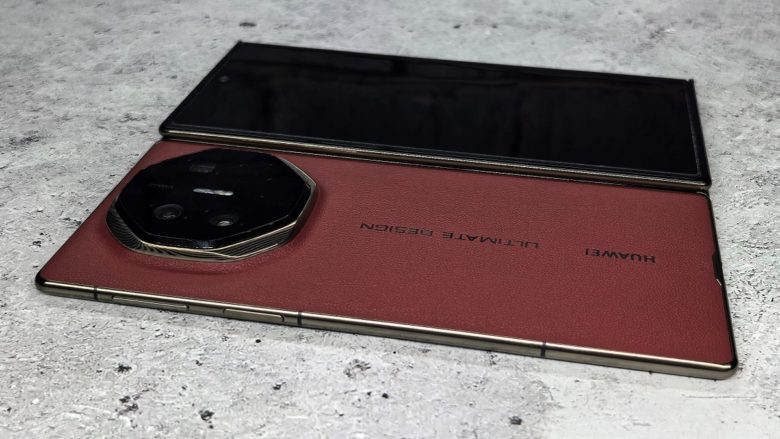 HUAWEI Mate XT ULTIMATE DESIGN