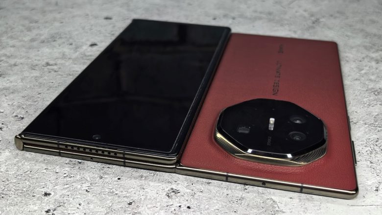 HUAWEI Mate XT ULTIMATE DESIGN
