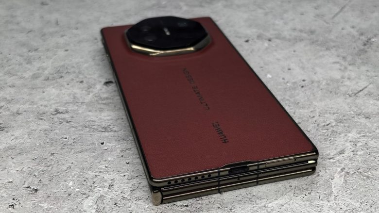 HUAWEI Mate XT ULTIMATE DESIGN