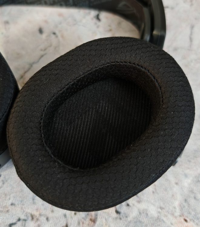 ASUS ROG Pelta ASUS ROG Pelta