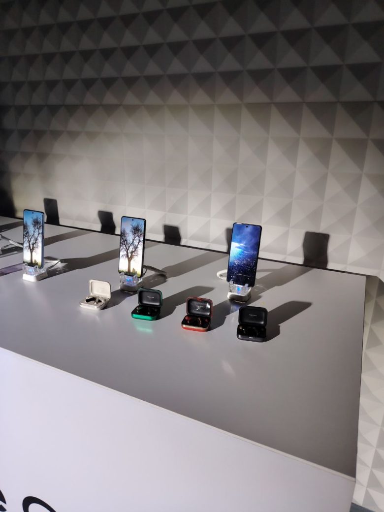 В России стартовали продажи серии realme GT 7