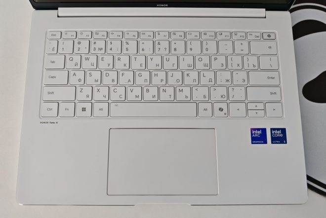 HONOR MagicBook Pro 14 (2025) HONOR MagicBook Pro 14 (2025)