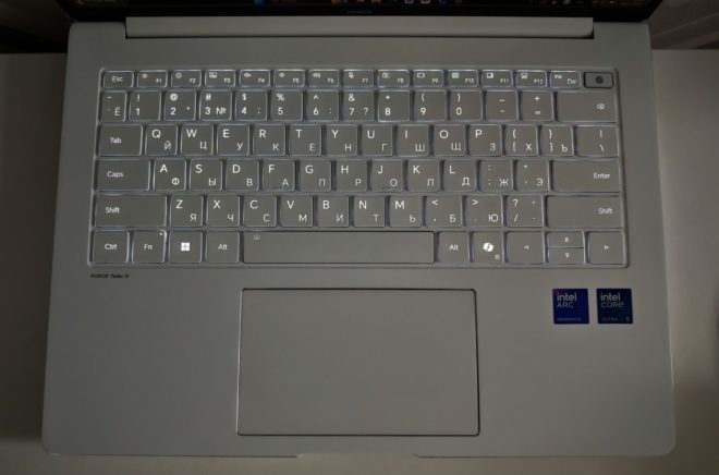 HONOR MagicBook Pro 14 HONOR MagicBook Pro 14 (2025)