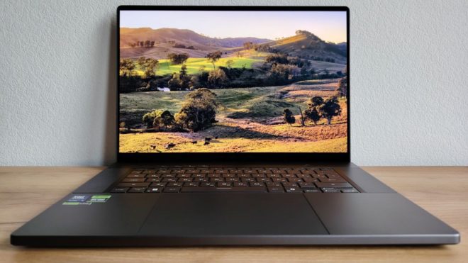Обзор игрового ноутбука ASUS ROG Zephyrus G16 (2025)