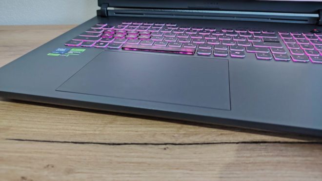 Обзор игрового ноутбука ASUS ROG Strix G18 2025