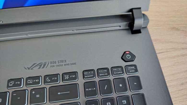 Обзор игрового ноутбука ASUS ROG Strix G18 2025