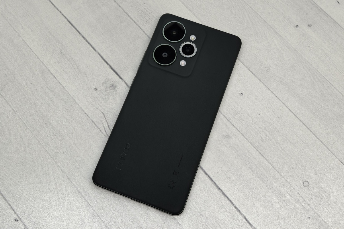 realme 15 Pro realme 15 Pro