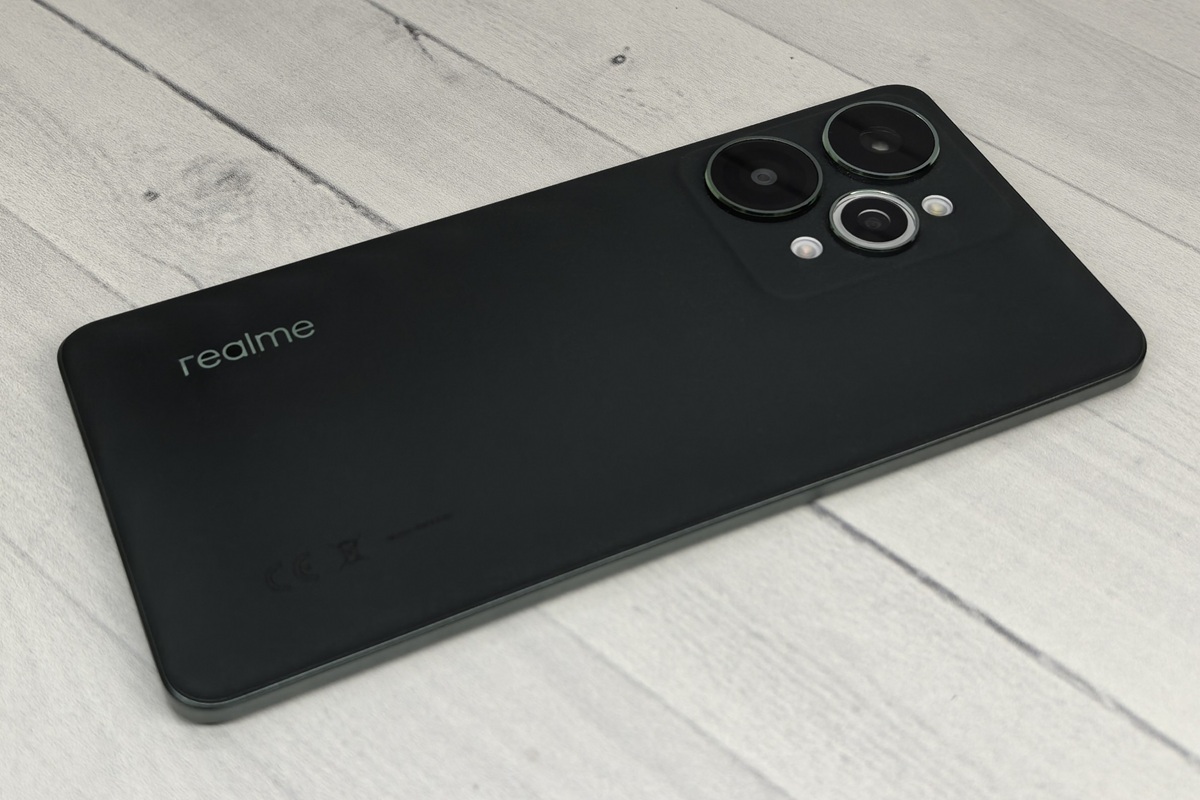 realme 15 Pro realme 15 Pro