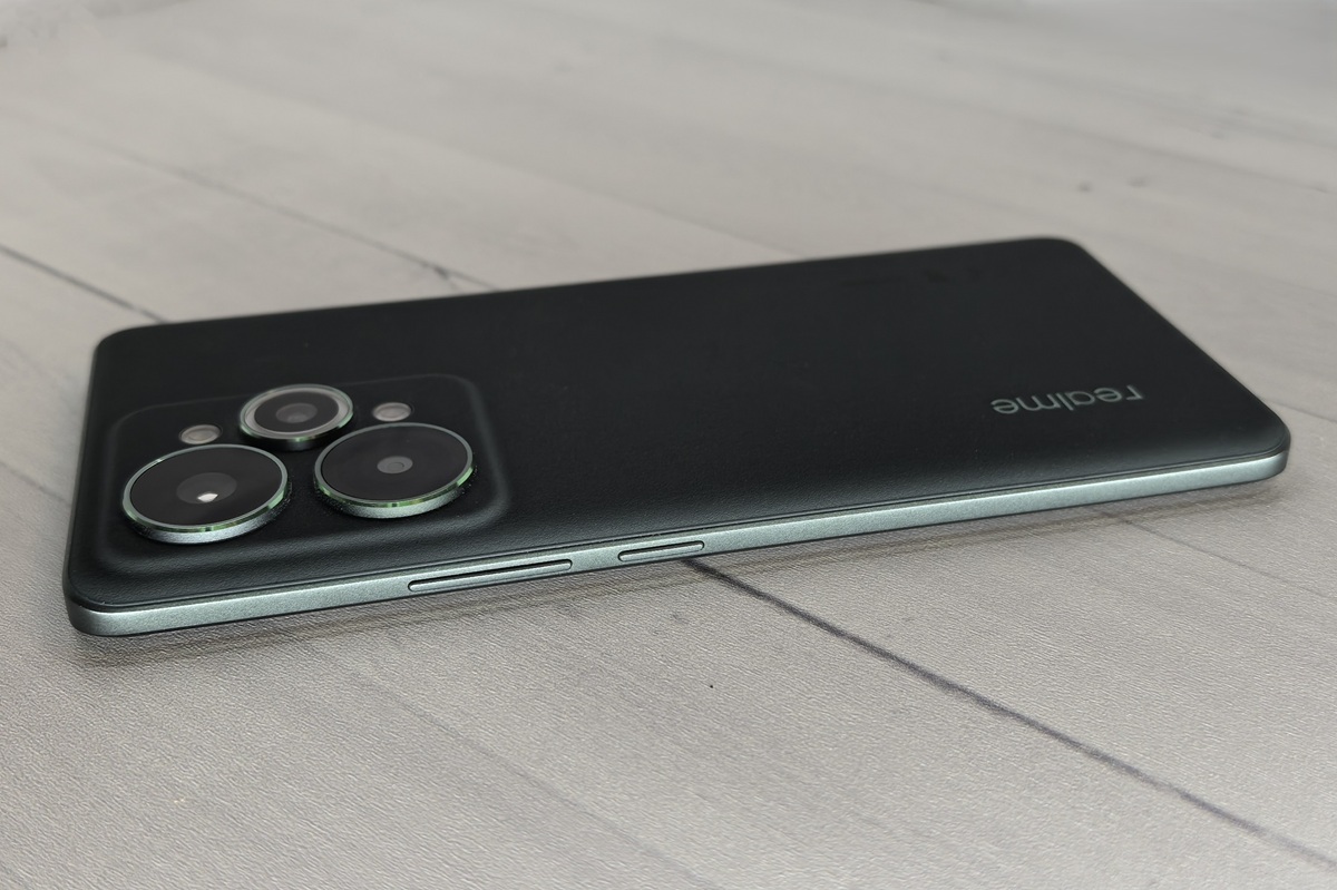 realme 15 Pro realme 15 Pro