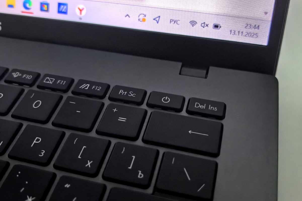 ASUS Vivobook S 14 (M3407H) ASUS Vivobook S 14 (M3407H)
