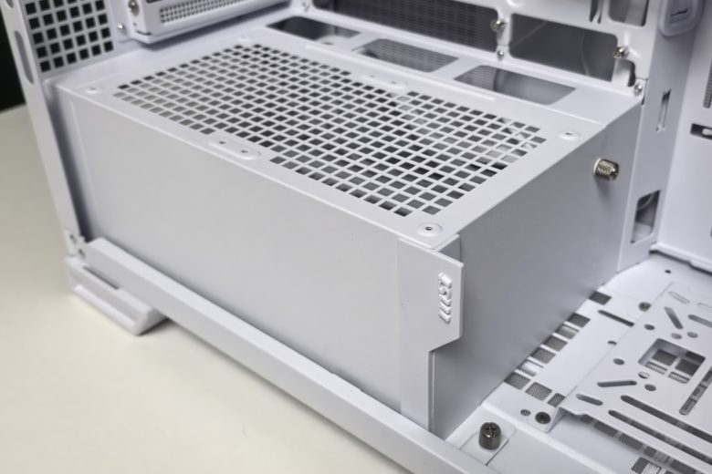 MSI MPG VELOX 300R AIRFLOW PZ