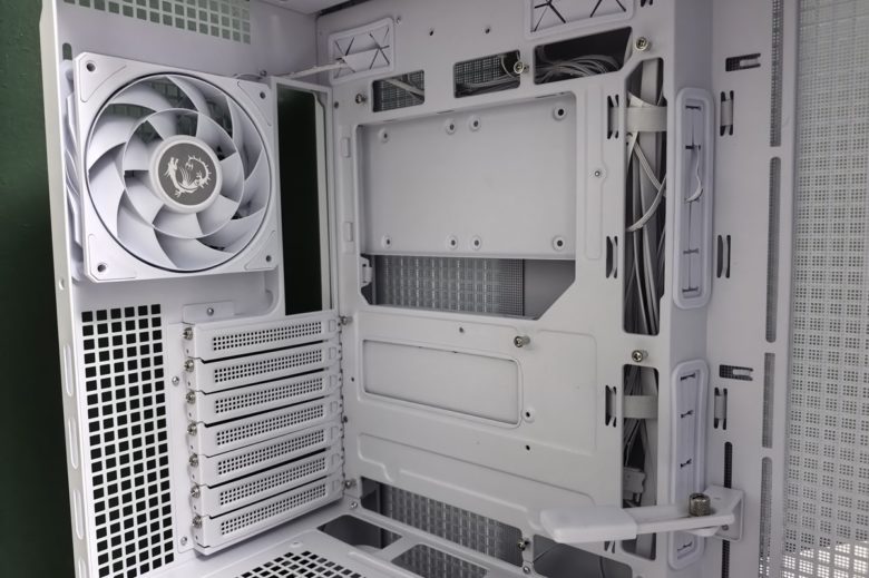 MSI MPG VELOX 300R AIRFLOW PZ