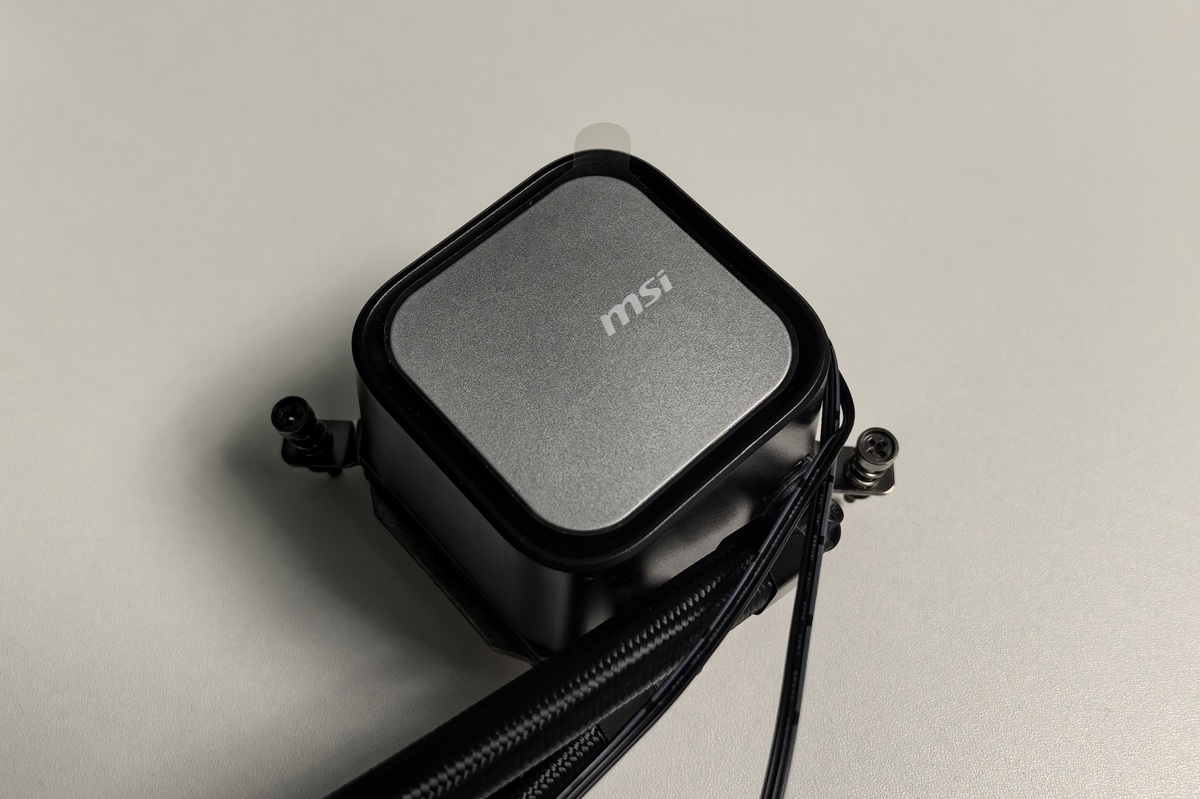 MSI MAG CoreLiquid A13 360 MSI MAG CoreLiquid A13 360