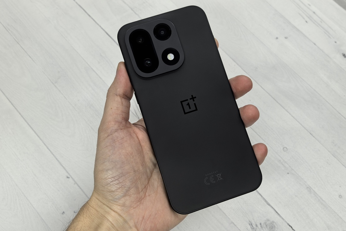OnePlus 15 OnePlus 15