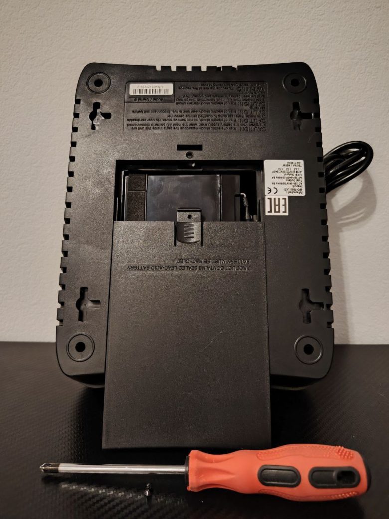 Обзор источника бесперебойного питания Powercom Spider SPD-750U LCD