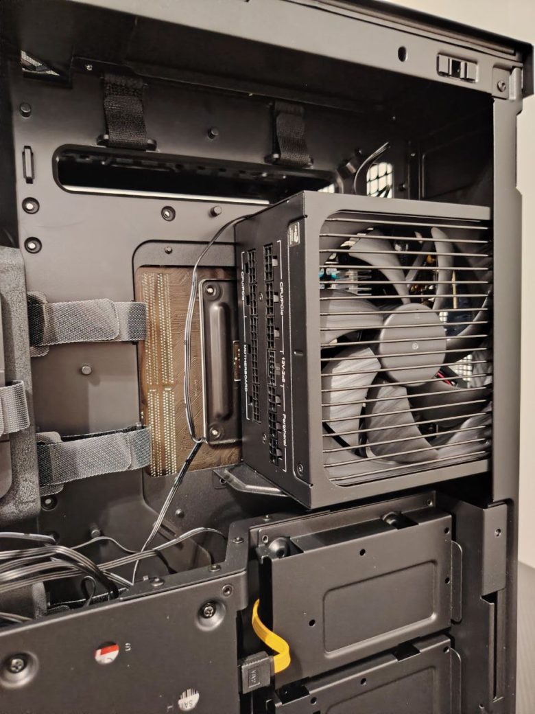Обзор AeroCool Premier G1 1000