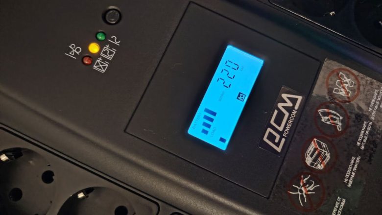 Обзор источника бесперебойного питания Powercom Spider SPD-750U LCD
