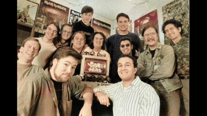 Blizzard Entertainment в полном составе. 1994 г. Blizzard Entertainment в полном составе. 1994 г.